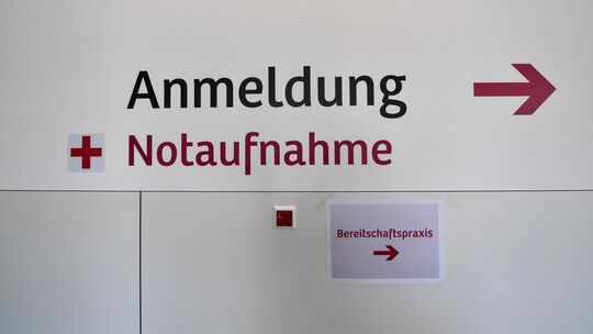 Die Kliniken sind selbst zum akuten Notfall geworden. Auch im Kreis Esslingen geht es nicht mehr ohne Defizit. Foto: Markus Brä