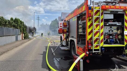 Verheerender Heckenbrand 2025 in Jesingen. Foto: Feuerwehr Kirchheim Verheerender Heckenbrand 2025 in Jesingen. Foto: Feuerwehr Kirchheim