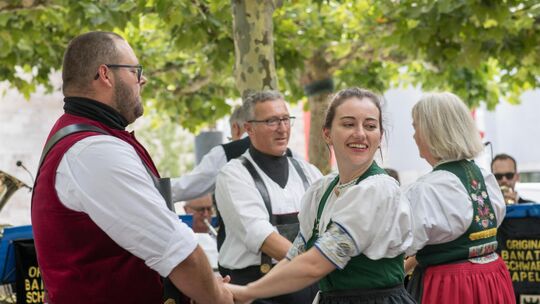 Traditionelle Tänze sind fester Bestandteil des Vinzenzifests, das am Wochenende in Wendlingen gefeiert wurde. Foto: Peter Dietr
