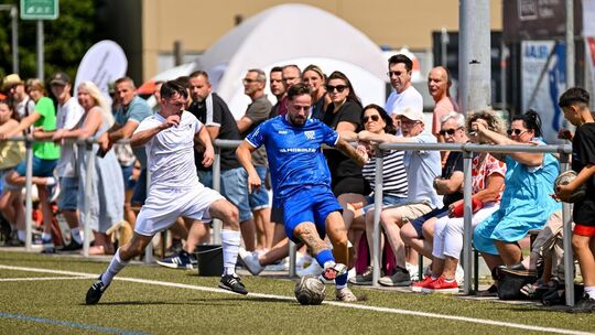 Blau am Drücker: Der VfL feierte einen standesgemäßen Sieg gegen Wernau. Foto: Markus Brändli Blau am Drücker: Der VfL feierte einen standesgemäßen Sieg gegen Wernau. Foto: Markus Brändli
