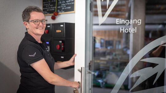 Simone Hepperle von der "Alten Kass" in Neidlingen warnt vor Online-Betrügereien Simone Hepperle von der "Alten Kass" in Neidlingen warnt vor Online-Betrügereien