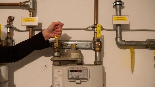 Schalter umlegen, aber vorher gut beraten lassen – das raten Experten. Foto: Tobias Tropper