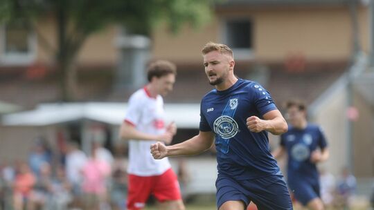 Die Jesinger waren gegen Dettingen durch Manfred Beer in Führung gegangen. Foto: Carsten Riedl Die Jesinger waren gegen Dettingen durch Manfred Beer in Führung gegangen. Foto: Carsten Riedl