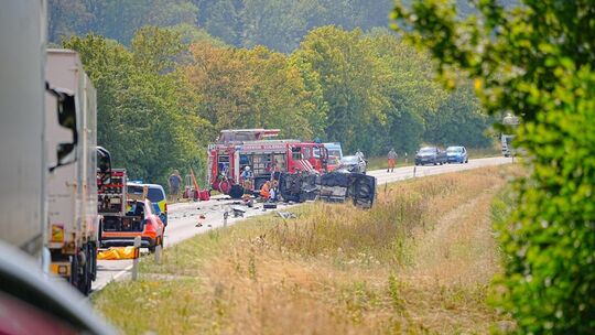 Die Polizei war mit einem Großaufgebot vor Ort bei dem schweren Unglück am Freitag.