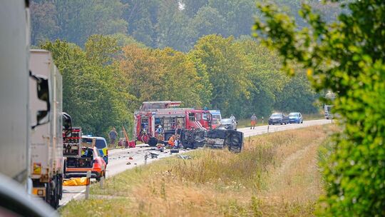 Die Polizei war mit einem Großaufgebot vor Ort bei dem schweren Unglück am Freitag.