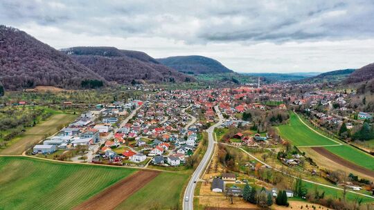 Lenningen kann sich dank breit aufgestellter Betriebe über Einnahmen aus der Gewerbesteuer freuen. Auf dem Foto zu sehen ist das