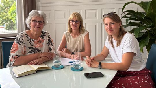 Irmela Gaber, Michaela Bracher und Sofie Schneeweiß (von links) hoffen auf frischen Wind im Verein. Foto: Fiona Peter