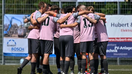 Die SGM Lenninger Tal geht als Favorit ins Derby gegen den TV Neidlingen II.  Foto: Markus Brändli