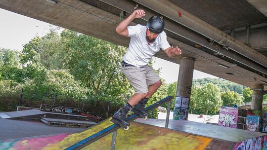 Hier, im Skatepark unter der Adenauerbrücke, nahm alles seinen Anfang. Foto: Roberto Bulgrin
