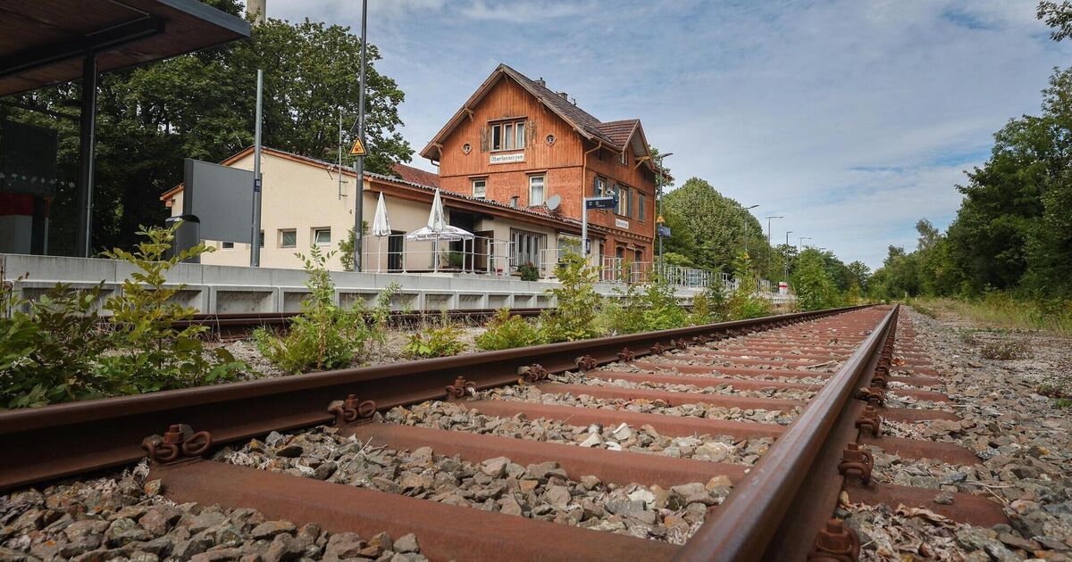 Oberlenningen is a public transport hub