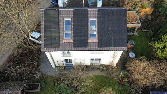 Photovoltaik auf Dächern ist im Kreis Esslingen oft die einzige Möglichkeit zur Gewinnung erneuerbarer Energien. Foto: pr Photovoltaik auf Dächern ist im Kreis Esslingen oft die einzige Möglichkeit zur Gewinnung erneuerbarer Energien. Foto: pr