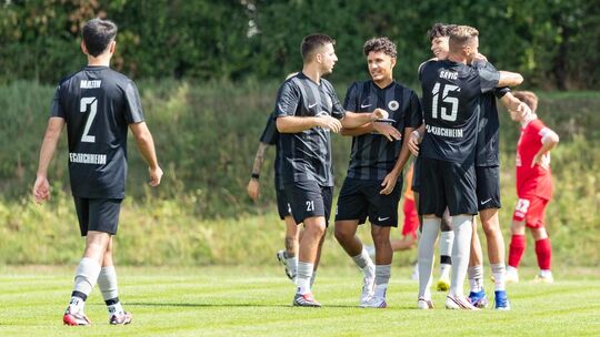 Der FC Kirchheim zitterte sich zu einem 3:2-Erfolg beim TSV Weilheim II. Foto: Michael Treutner