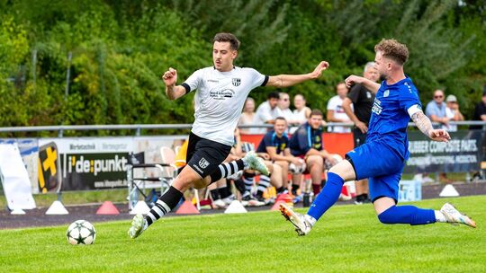 „Saurier“ des Tages: Daniel Otto steuerte vier Treffer zum 5:0-Sieg der SGOH gegen Frickenhausen bei. Foto: Michael Treutner