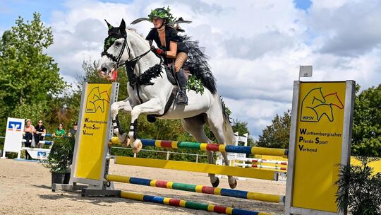 Das Kostümspringen war eines der Highlights der vier Turniertage in Weilheim. Foto: Markus Brändli