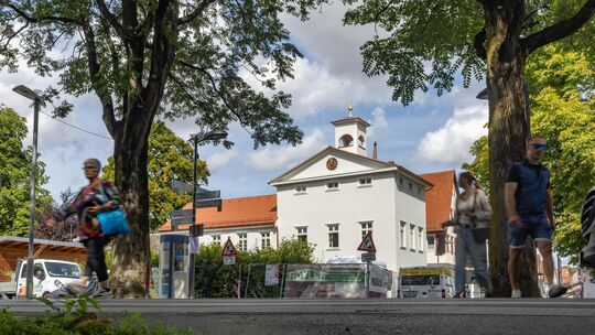 Das Kirchheimer Wachthaus nach der Sanierung, allerdings noch ohne Fensterläden. Nicht nur das Fachwerk ist verschwunden, auch d