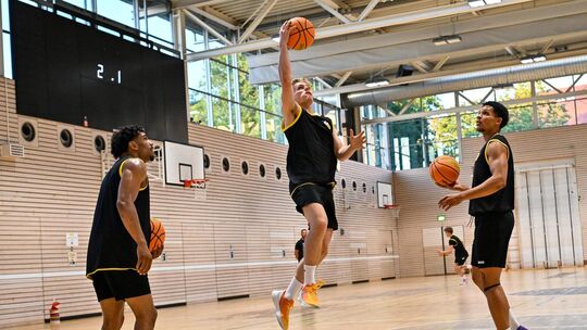 Dort, wo die Knights unter Igor Perovic trainieren, steht am Samstag der erste Test an: Die Tigers Tübingen gastieren in der Spo