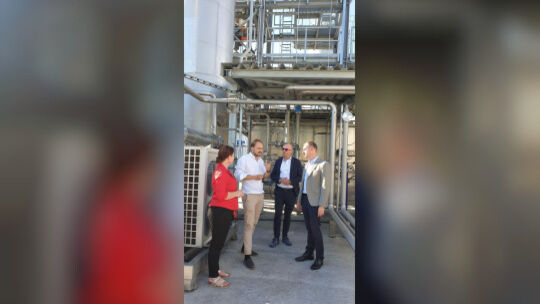 Wie teurer Müll zum Wertstoff wirdAus Restmüll, der hohe Kosten und umweltschädliche Abgase erzeugt, entsteht in Ebersbach in e
