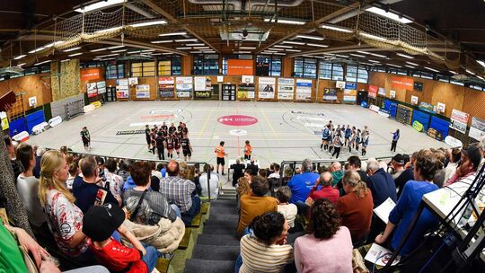 In der Sporlastic-Arena in Nürtingen steigt am 3. Oktober der Pokalkracher im Frauenhandball . Foto: Markus Brändli In der Sporlastic-Arena in Nürtingen steigt am 3. Oktober der Pokalkracher im Frauenhandball . Foto: Markus Brändli