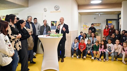 Kirchheims Oberbürgermeister Pascal Bader im November 2025 bei der Einweihung des Kindergartens in der Tannenbergstraße. Archiv Kirchheims Oberbürgermeister Pascal Bader im November 2025 bei der Einweihung des Kindergartens in der Tannenbergstraße. Archiv