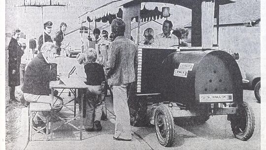 Das Bähnle drehte, organisiert vom Turn- und Sportverein Jesingen, vor 50 Jahren für die Kinder seine Runden um den Festplatz un