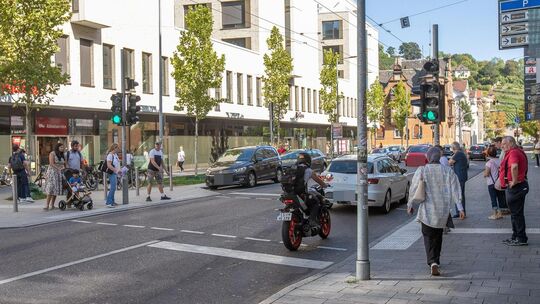 Noch eine Sperrung: Die Berliner Straße am Rand der Esslinger Altstadt wird ab Montag, 21. September, zur Einbahnstraße. Foto: R