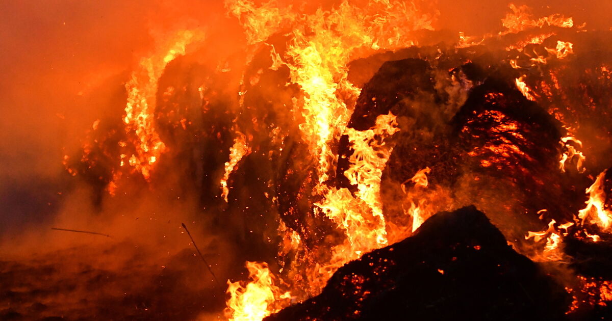 Burning straw bales in Notzingen