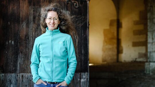 Die Autorin Silvia Stolzenburg hat schon zahlreiche historische Romane, Krimis und Thriller veröffentlicht. Foto: pr