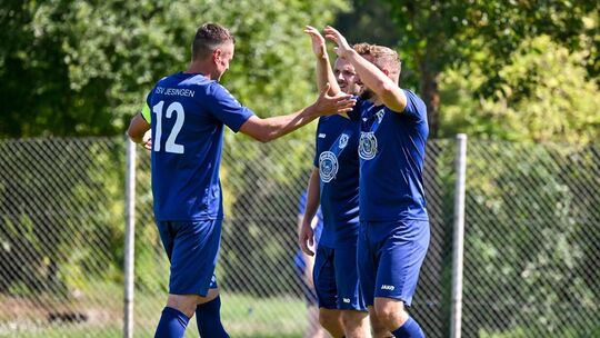 Jubel beim TSV Jesingen II: In Neuffen gelang ein 3:1. Foto: Markus Brändli