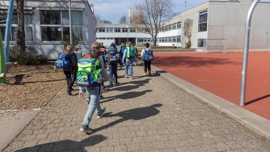 Die Schule hat am Montag wieder begonnen – diesmal ist das auch ein Politikum. Symbolfoto: Carsten Riedl