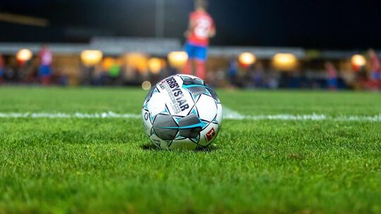 Spannung unter Flutlicht verspricht das Lokalderby der Verbandsliga am kommenden Freitag zwischen Oberensingen und Göppingen. Sy