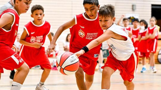 Mit der Grundschulliga bieten die VfL Kirchheim Knights gemeinsam mit der Kreissparkasse ein Angebot für ambitionierten Nachwuch