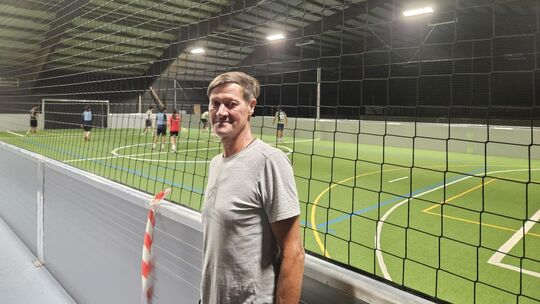 Joachim Kühl in der umgebauten Soccerhalle. Foto: Uli Zeeh Joachim Kühl in der umgebauten Soccerhalle. Foto: Uli Zeeh