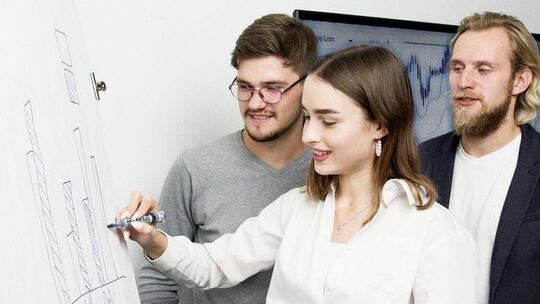 Die ersten Wochen im Berufsleben sind aufregend. Vieles ist neu, und niemand erwartet, dass Auszubildende von Beginn an alles kö