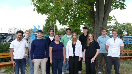 Am 1. September haben bei MOSOLF in Kirchheim elf junge Menschen ihre Ausbildung oder ihr duales Studium begonnen. Foto: MOSOLF Am 1. September haben bei MOSOLF in Kirchheim elf junge Menschen ihre Ausbildung oder ihr duales Studium begonnen. Foto: MOSOLF