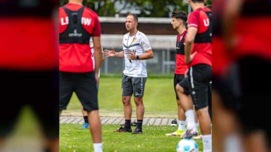 U19-Trainer Tobias Rathgeb vom VfB freut sich auf das Verbandspokalspiel gegen den TSV Jesingen. "Wir bleiben nach dem Spiel so