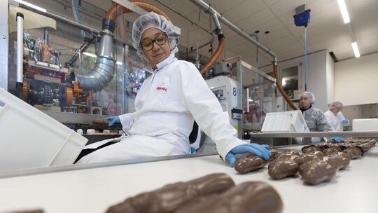 In der Hochsaison produziert die Gubor-Gruppe an einem einzigen Tag bis zu 400.000 Schokoladen-Weihnachtsmänner. Foto: Carsten R