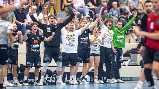 Spiel gedreht, den ersten Heimsieg klargemacht: Die HSG OLE ist in der Landesliga wieder in der Spur. Foto: Carsten Riedl