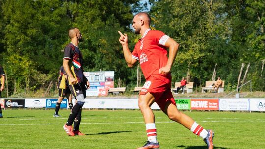 Der erste Weilheimer Streich: Denis Muratovic nach dem 1:0 kurz vor der Pause. Foto: Celina Brüske
