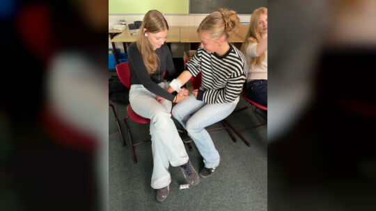 Fünf Klassenzimmer im Schlossgymnasium haben sich kurzzeitig in eine Notaufnahme verwandelt. Foto: pr/Medius Kliniken