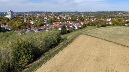 In der Nachbarschaft zum angrenzenden Wohngebiet sieht der Bebauungsplan „Bohnau-Süd“ jetzt keine 13 Meter maximale Gebäudehöhe In der Nachbarschaft zum angrenzenden Wohngebiet sieht der Bebauungsplan „Bohnau-Süd“ jetzt keine 13 Meter maximale Gebäudehöhe