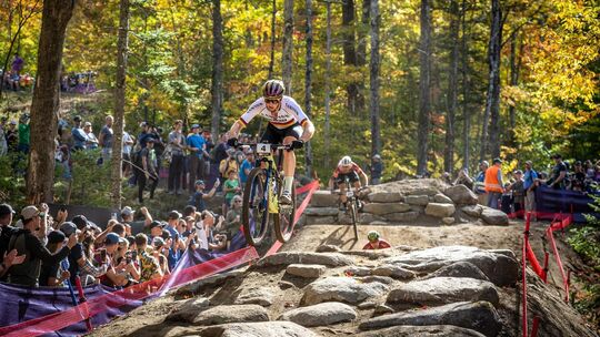 Luca Schwarzbauer peilt einen vorderen Platz an, um Achter zu bleiben. Foto: Armin Küstenbrück