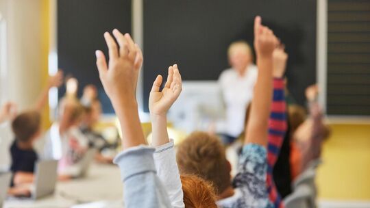 Ganztagsschulen bieten Kindern einen Wechsel zwischen Unterricht, Freizeitangeboten, Entspannungs- und Übungszeiten. Symbolfoto:
