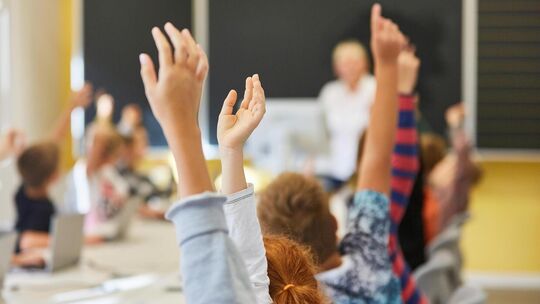 Ganztagsschulen bieten Kindern einen Wechsel zwischen Unterricht, Freizeitangeboten, Entspannungs- und Übungszeiten. Symbolfoto: