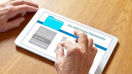 Zwischen Theorie und Praxis liegt bei der elektronischen Patientenakte ein weites Feld – auch nach einem Jahr. Foto: Adobe Stock