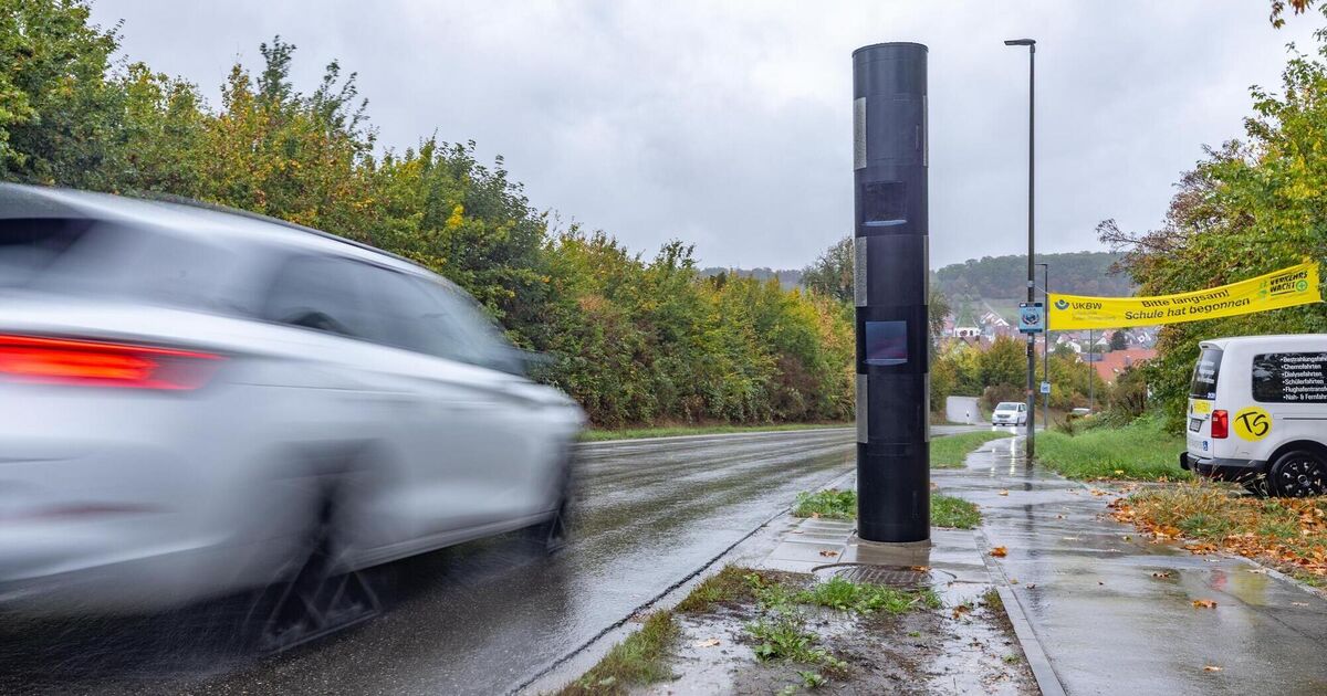 Notzingen stellt neue Blitzersäule am Ortseingang auf