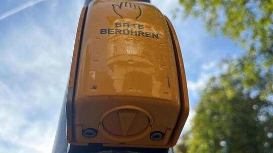 Rätsel des Alltagswofür ist der geheimnisvolle Knopf unter dem Ampeltaster?