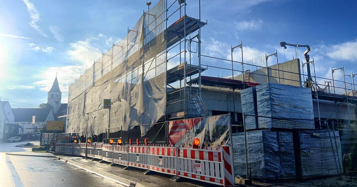 The new building on the main road through Notzingen is rising