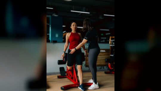 Wer im Herbst regelmäßig den Weg in den Trainingsraum oder das Studio findet, schafft nicht nur eine verlässliche Schlechtwetter
