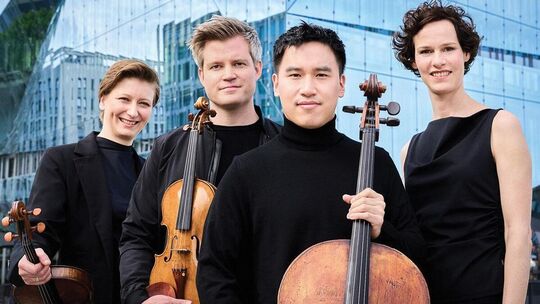 Weltweit unterwegs: das „Notos Quartett“ mit (v. l.) Andrea Burger (Viola), Sindri Lederer (Violine), Benjamin Lai (Violoncello)