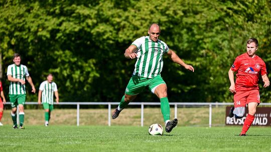Erzielte das zwischenzeitliche 2:0 für Nabern: Tony Kuke Foto: Markus Brändli